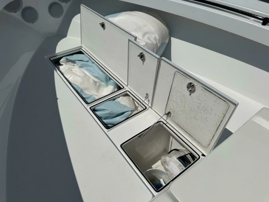 2022 Onslow Bay 33