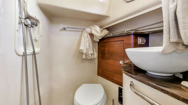 No Name 34ft Boston Whaler Yacht For Sale