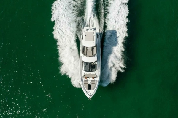 2023 Cruisers Yachts 60