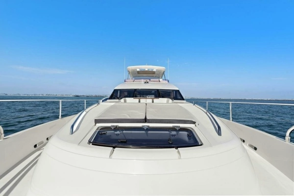 2015 Princess 72