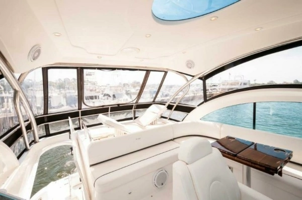 2006 Cruisers Yachts 47