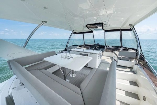 2021 Aquila 44
