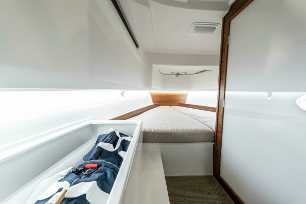 Nimbus Tender 8 Cabin