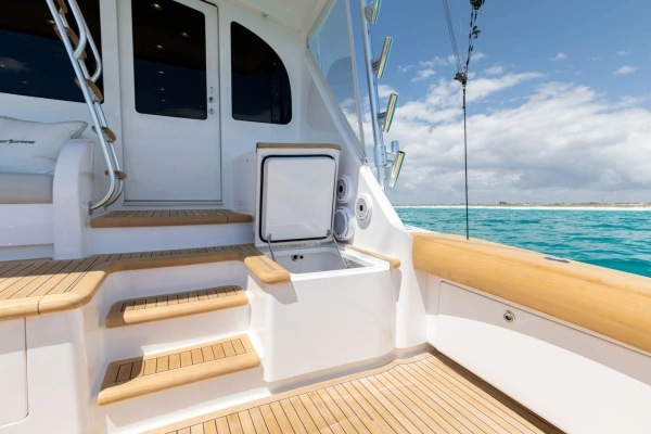 2023 Viking 72