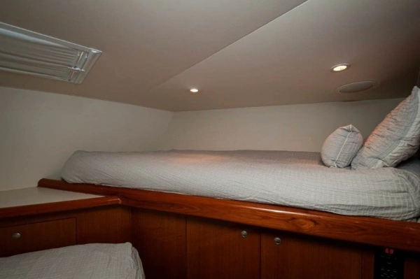 2001 Viking 61