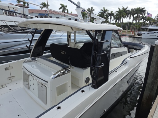 BFT 42ft Boston Whaler Yacht For Sale