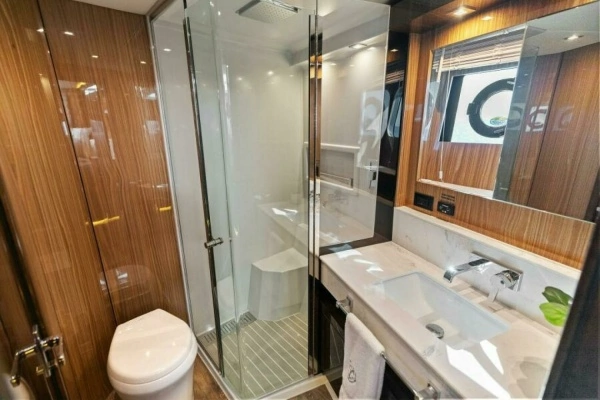 2023 Cruisers Yachts 60