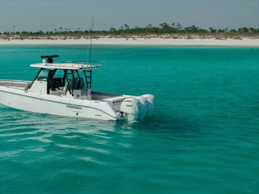 Everglades 365 CC Yacht For Sale