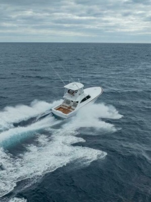 Viking 46 Billfish - Exterior Running Shot