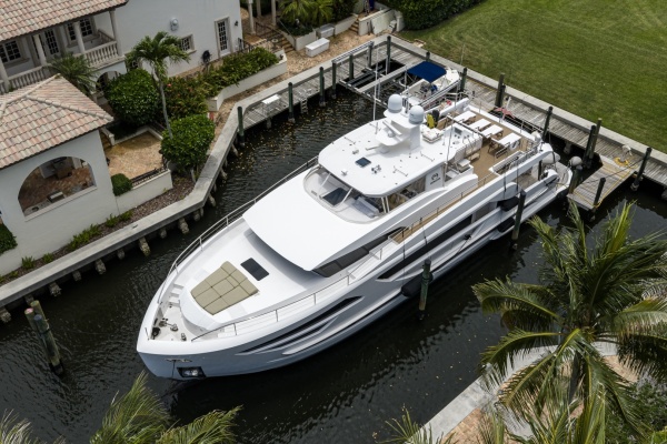 Midnight Moon 85ft Horizon Yacht For Sale