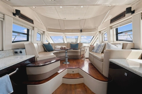 Sea Ray 470 Sedan Bridge Yacht For Sale