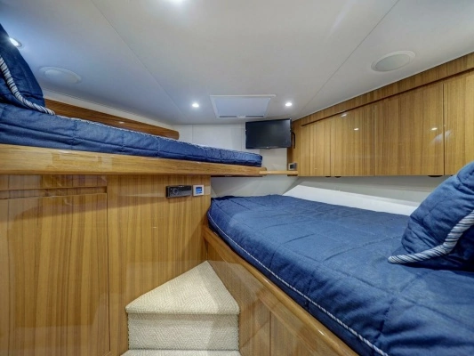 2017 Viking 52