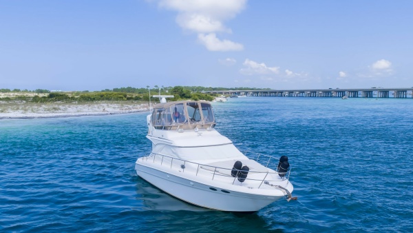 Barely Covered 40ft Sea Ray Yacht For Sale