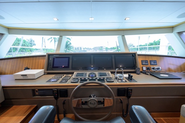 Midnight Moon 85ft Horizon Yacht For Sale