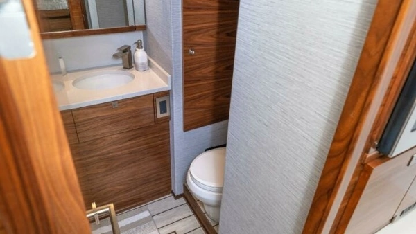 Viking 90C Yacht For Sale