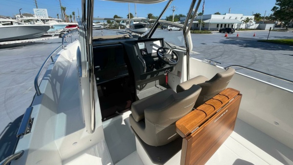 In Stock 2024 Nimbus T8 314 26ft Nimbus Yacht For Sale
