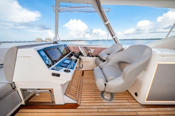 Sunseeker 76 Flybridge Yacht For Sale