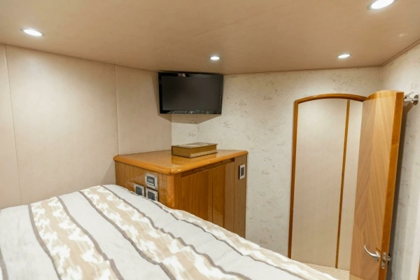 2013 Viking 76