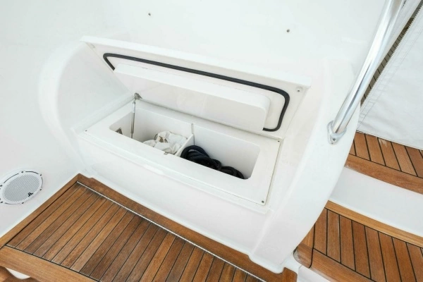 2015 Viking 52