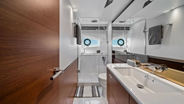 2019 Princess 65