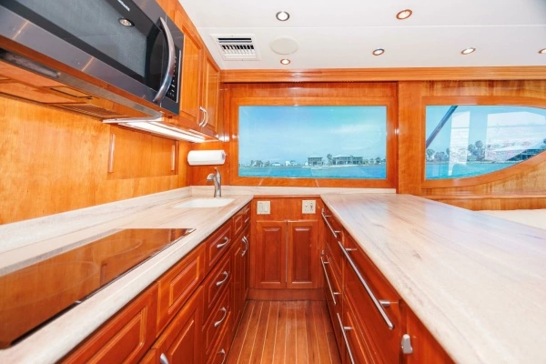 2002 Hatteras 50