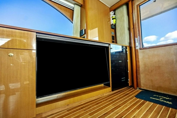 2002 Viking 65