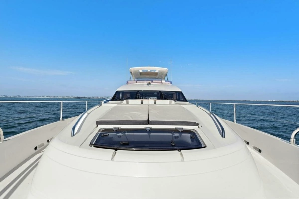 2015 Princess 72