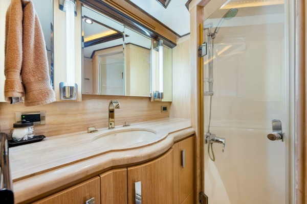 Relentless 83ft Ocean Alexander Yacht For Sale