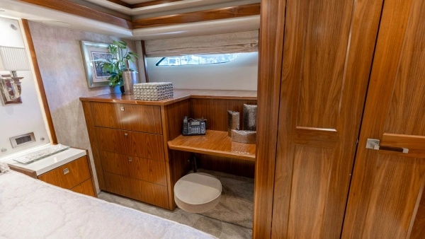 2016 Viking 80