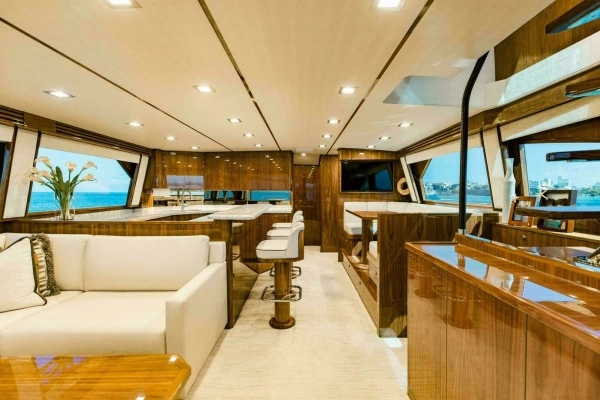 2020 Viking 72