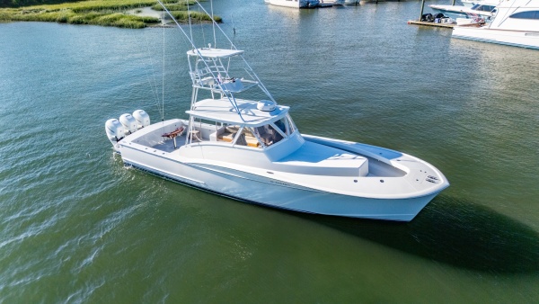 FLYING LOW 41ft Custom Carolina Yacht For Sale