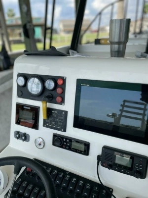 Photo of the 1997 Custom 31 Center Console "Pullin Drag"