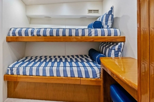 2012 Viking 82