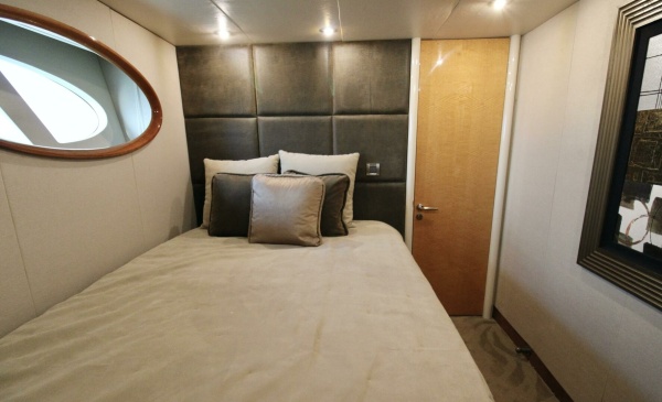 Kathleen 74ft Lazzara Yachts Yacht For Sale