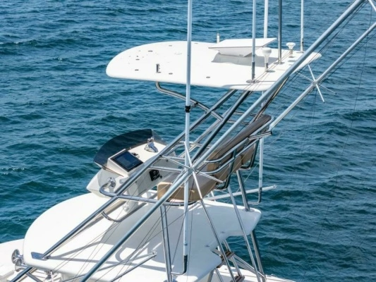 2004 Hatteras 54