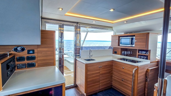 Going Around 44ft Aquila Yacht For Sale