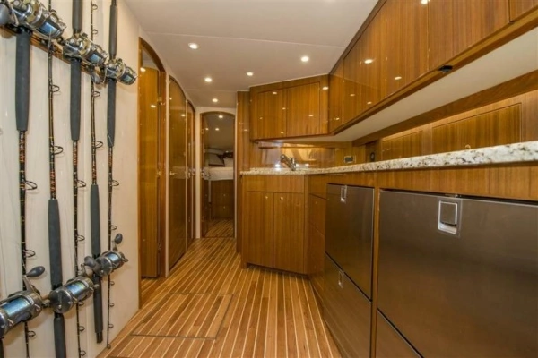 2008 Viking 52