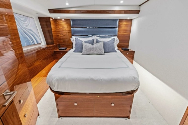 2026 Viking 82