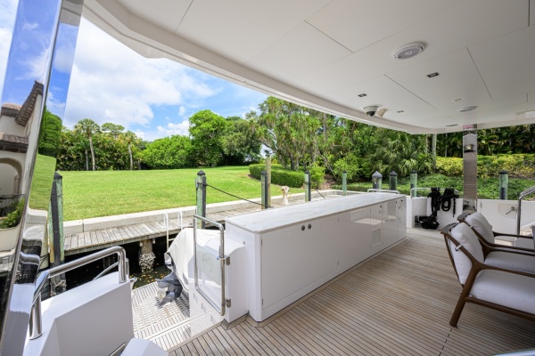 Midnight Moon 85ft Horizon Yacht For Sale