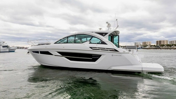 Cruisers Yachts 50 Cantius Yacht For Sale