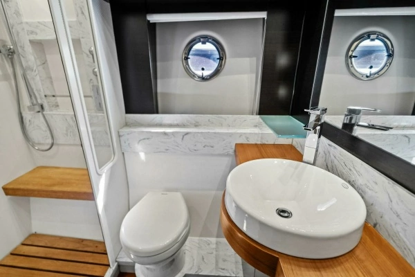 2016 Tiara Yachts 50