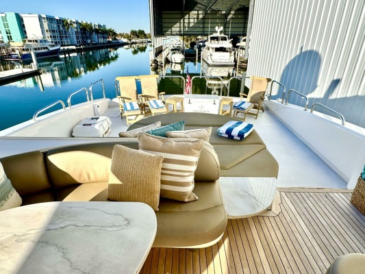 Serendipity 94ft Lazzara Yachts Yacht For Sale