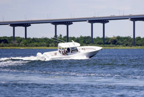 2022 Sportsman Open 352 - Exterior Profile
