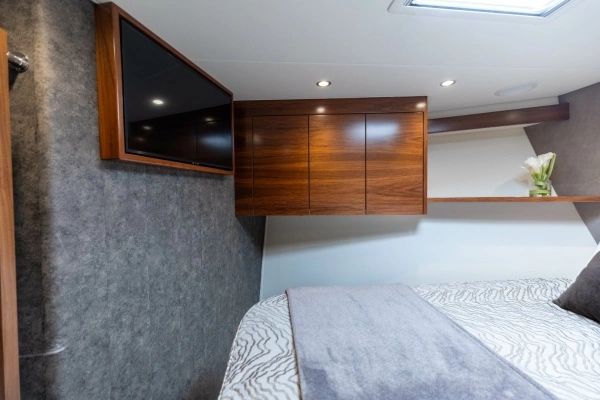 2023 Viking 72