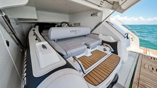 2019 Princess 65