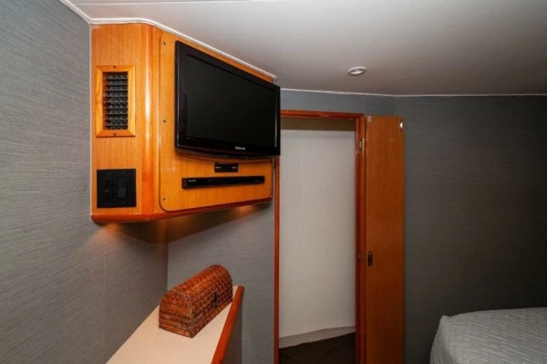 2001 Viking 61