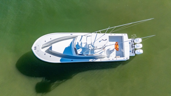 FLYING LOW 41ft Custom Carolina Yacht For Sale