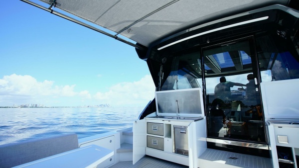 56ft Uniesse Yacht For Sale