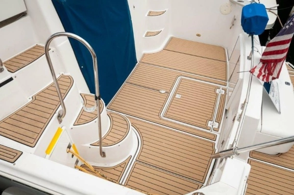 2002 Carver 47