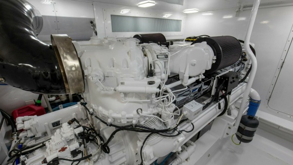 Badonkadonk 76ft Whiticar Yacht For Sale